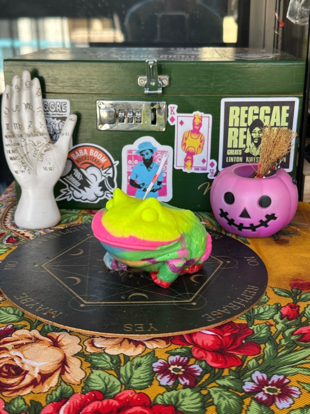 Hypno Toad Familiar Candle
